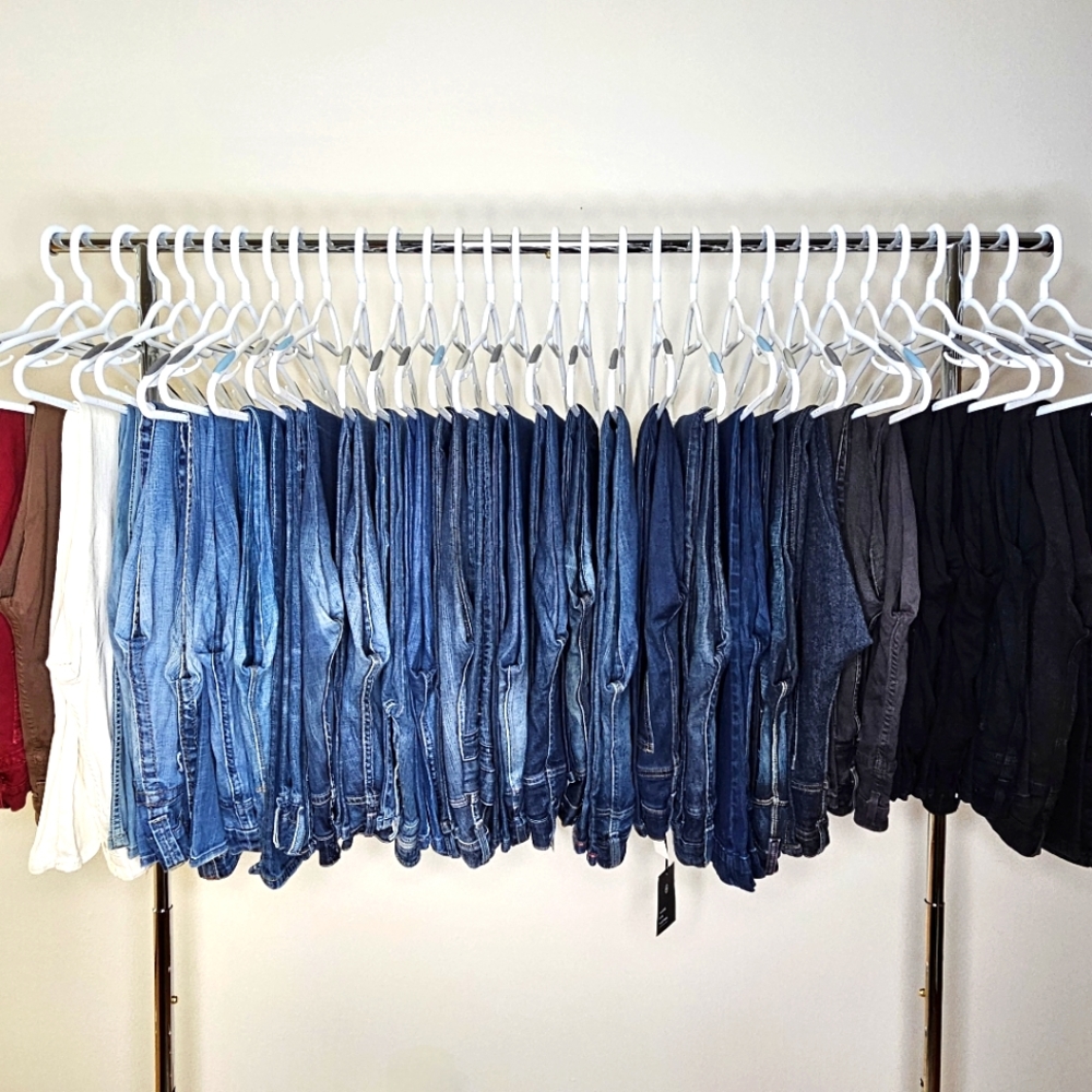 Meet the girl with denim shopping problem 👸
